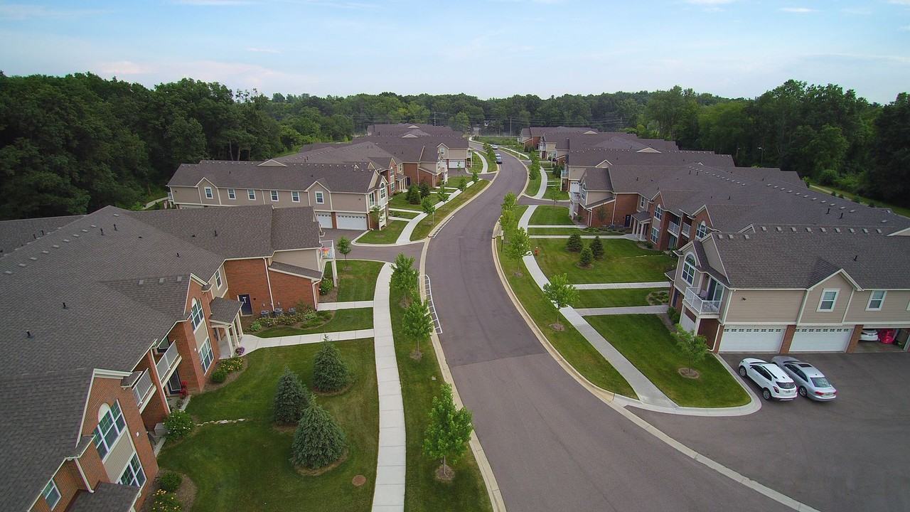 Harvard Place Apartments - Photo 4 of 50