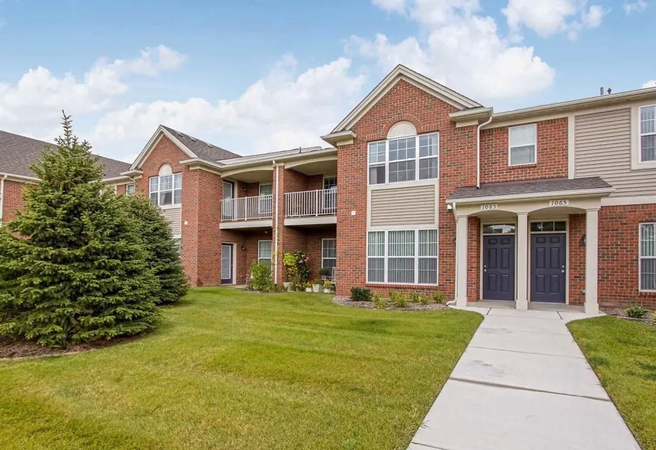 Harvard Place Apartments - Photo 7 of 50