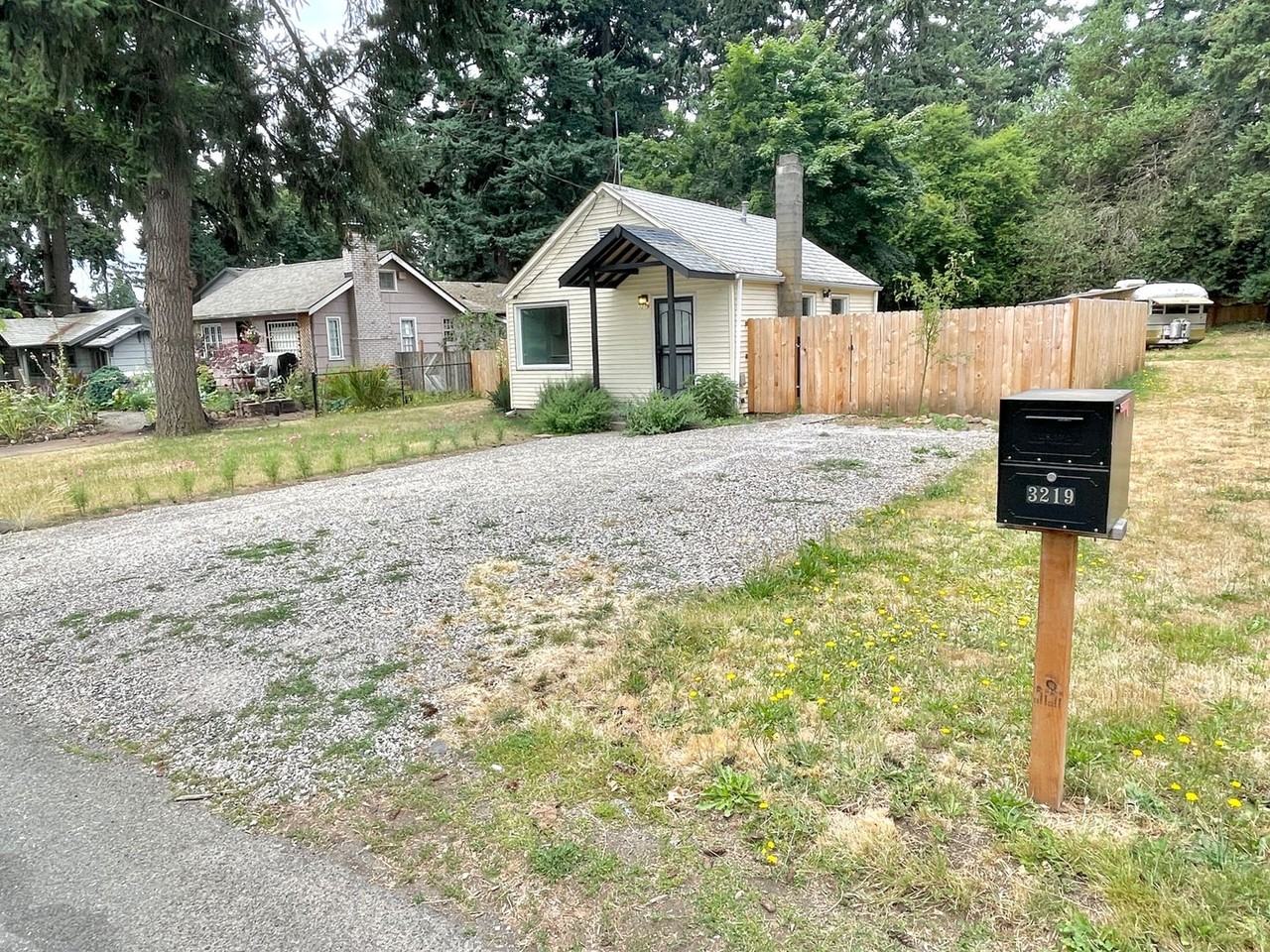 3219 Se 119th Ave - Photo 2 of 12