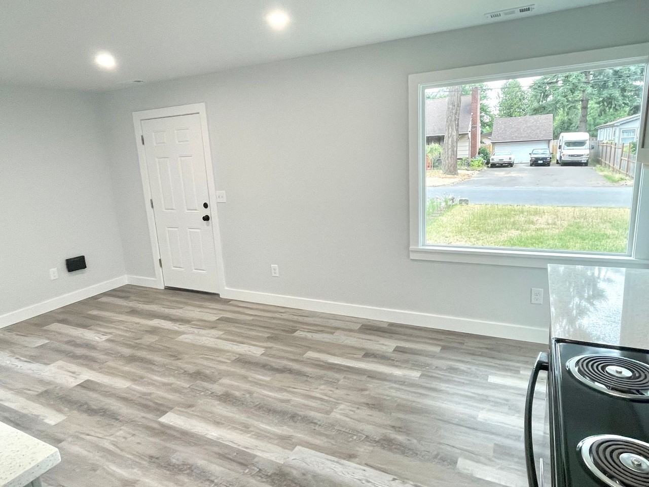 3219 Se 119th Ave - Photo 4 of 12