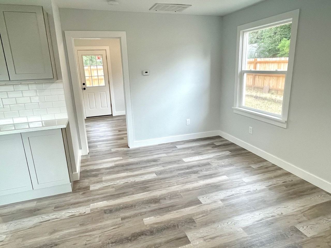 3219 Se 119th Ave - Photo 6 of 12