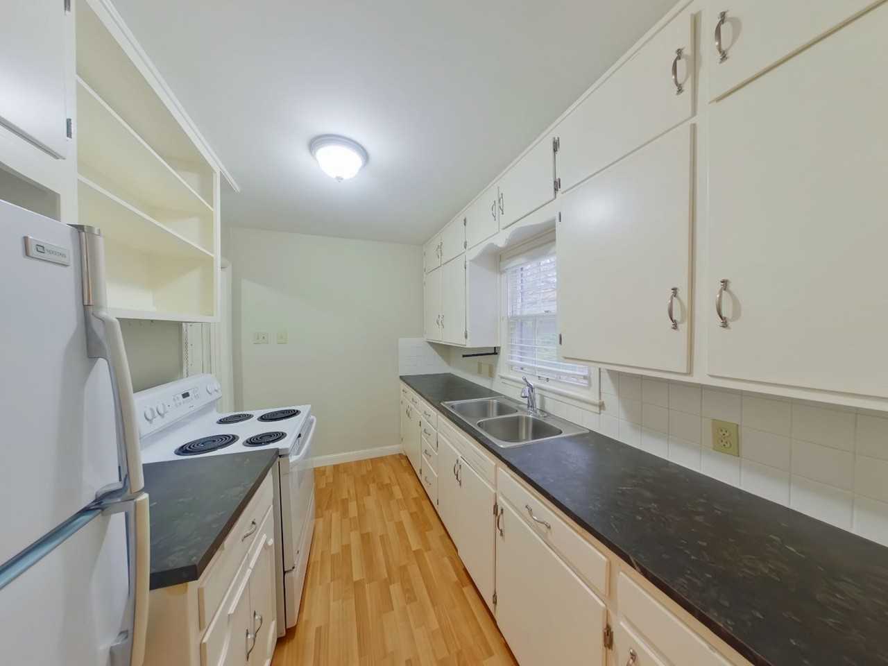 5716 E 2nd St N - Photo 4 of 7