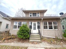 featured image of 1134 Center St W