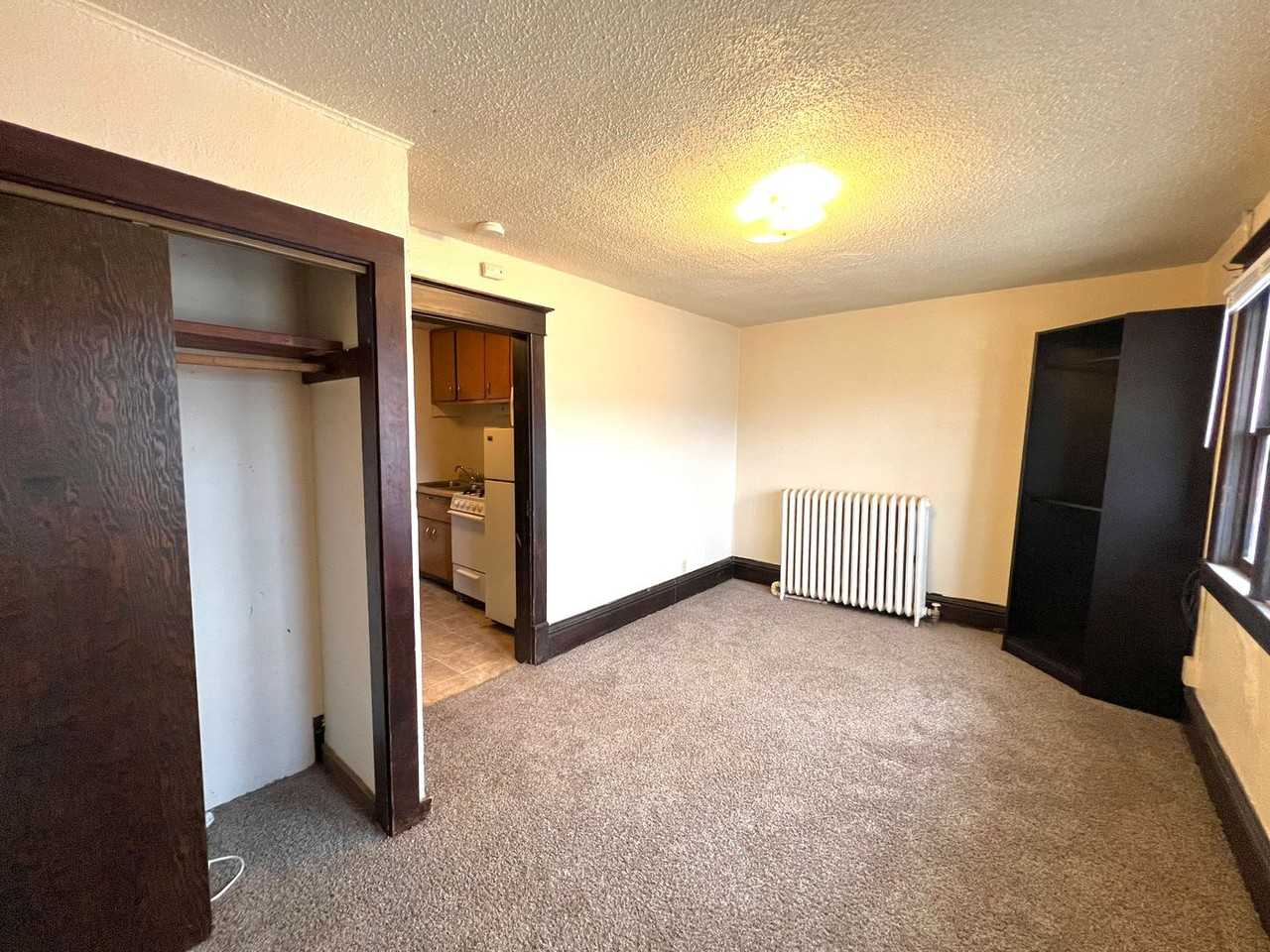 1134 Center St W - Photo 6 of 10