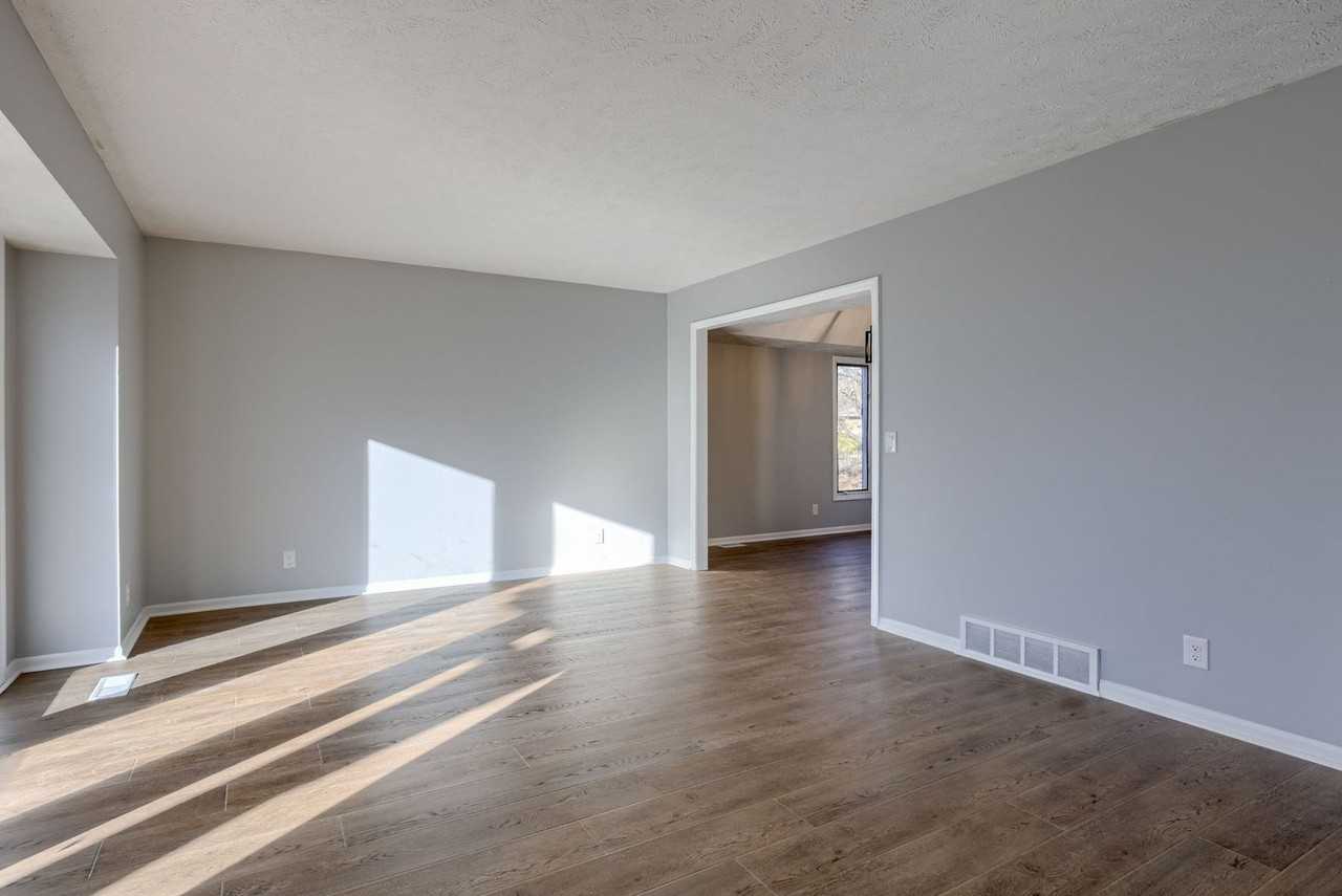 15666 Shamrock Cir - Photo 3 of 23