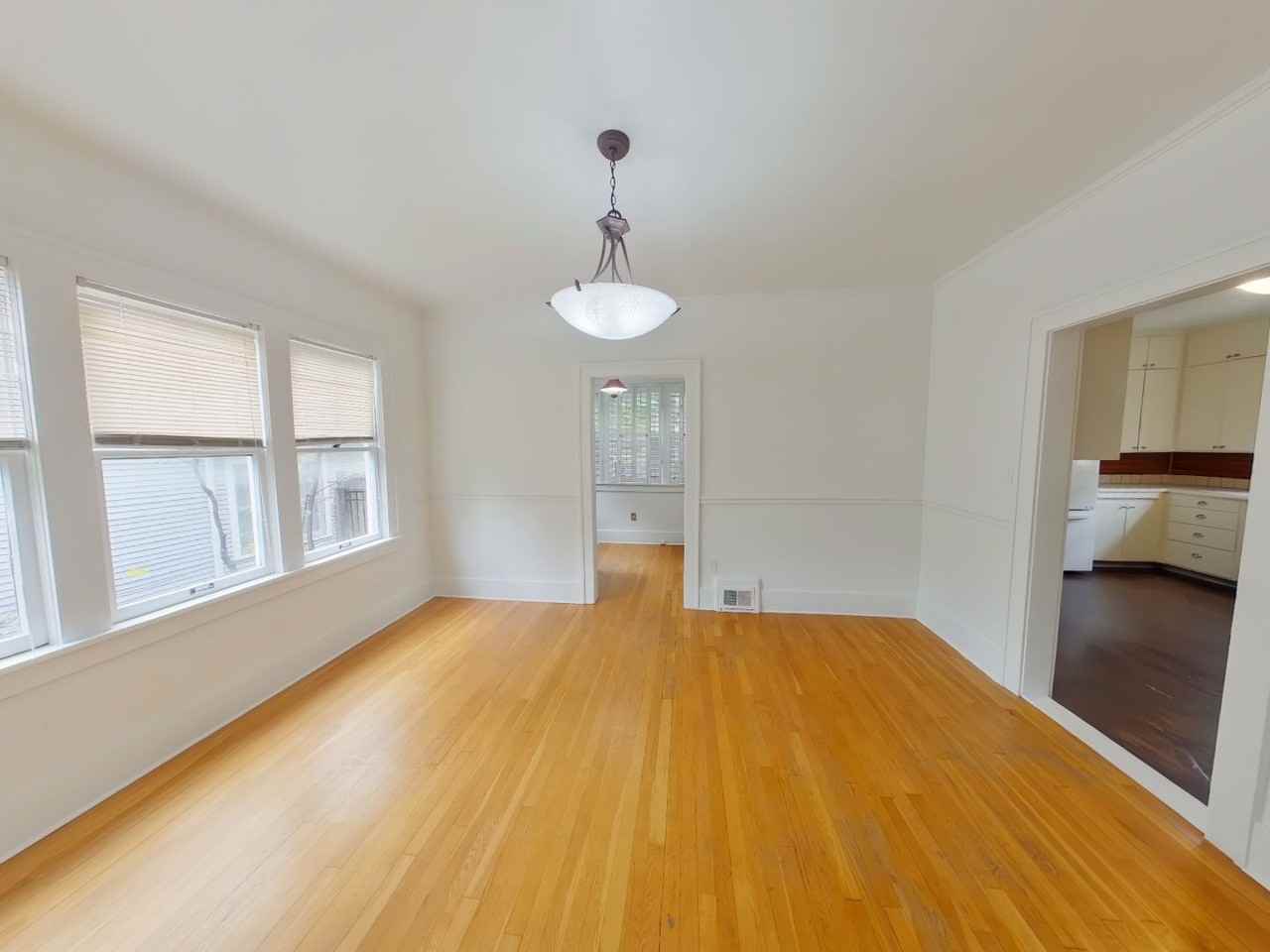 323 S Clifton Ave - Photo 5 of 15