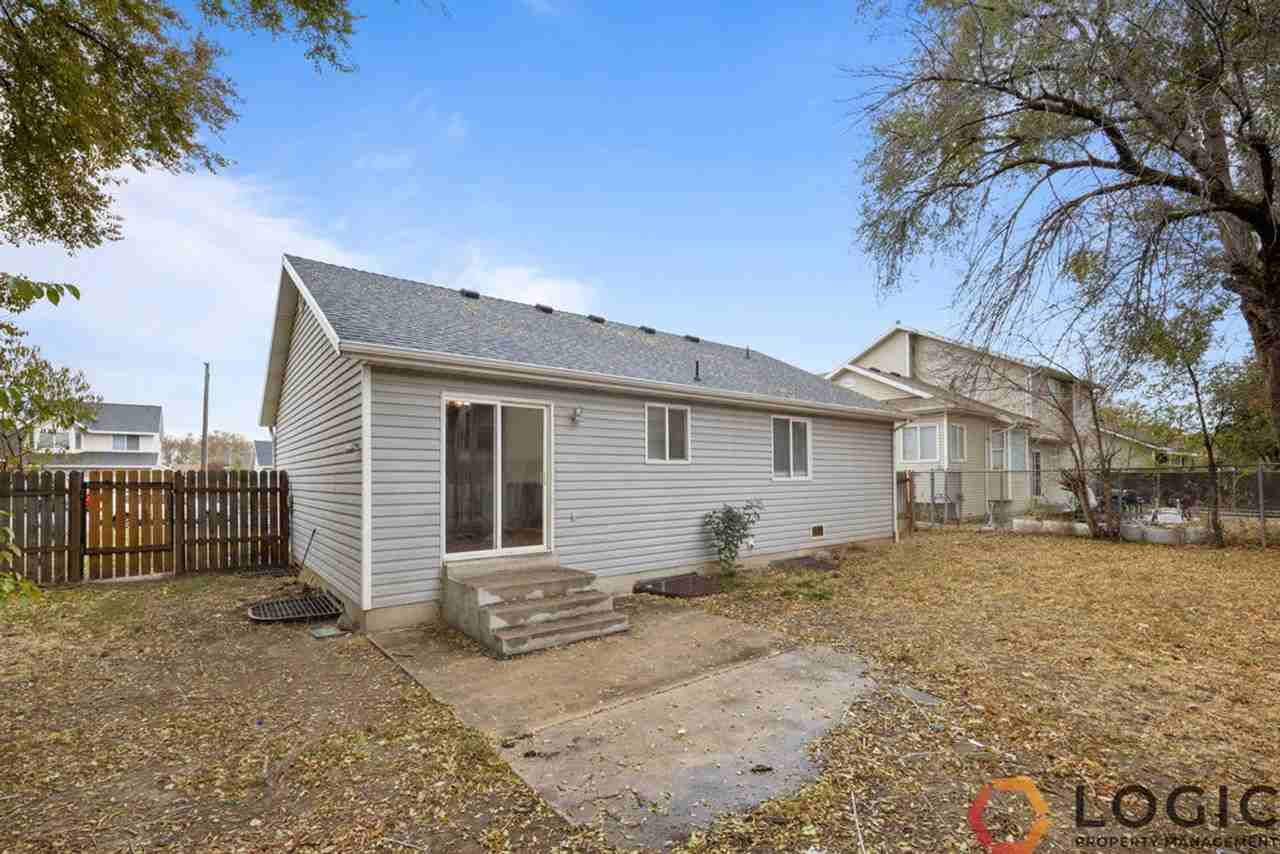 126 W 475 S - Photo 2 of 21