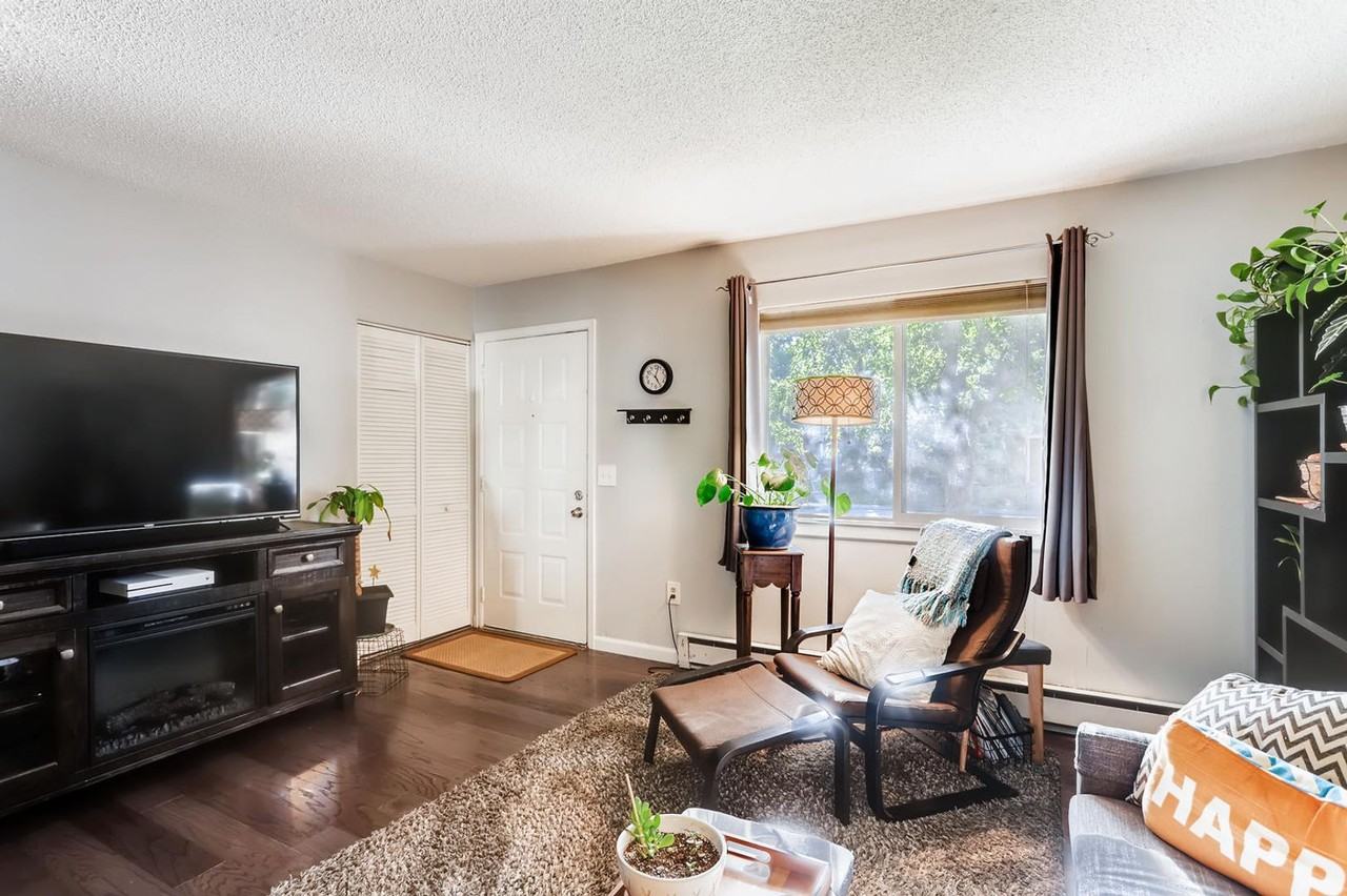 2226 Bowen St - Photo 6 of 26