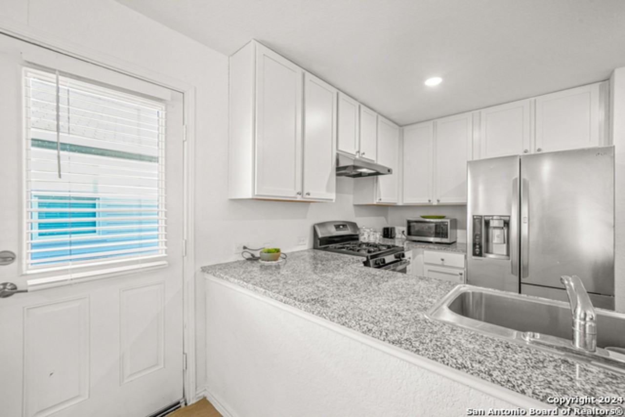 918 Cook Bnd - Photo 7 of 26