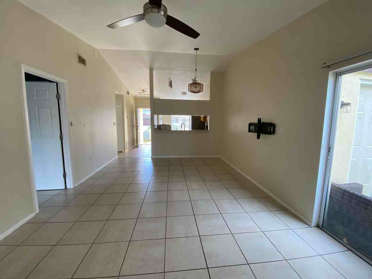 838 Barbados Ave - Photo 2 of 11