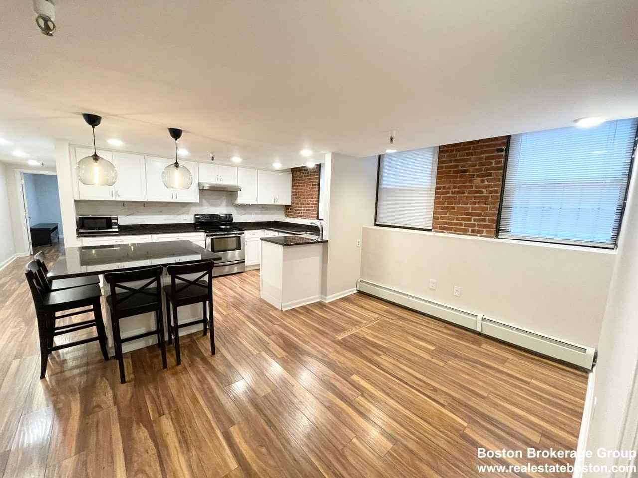 39 Hemenway St - Photo 3 of 20