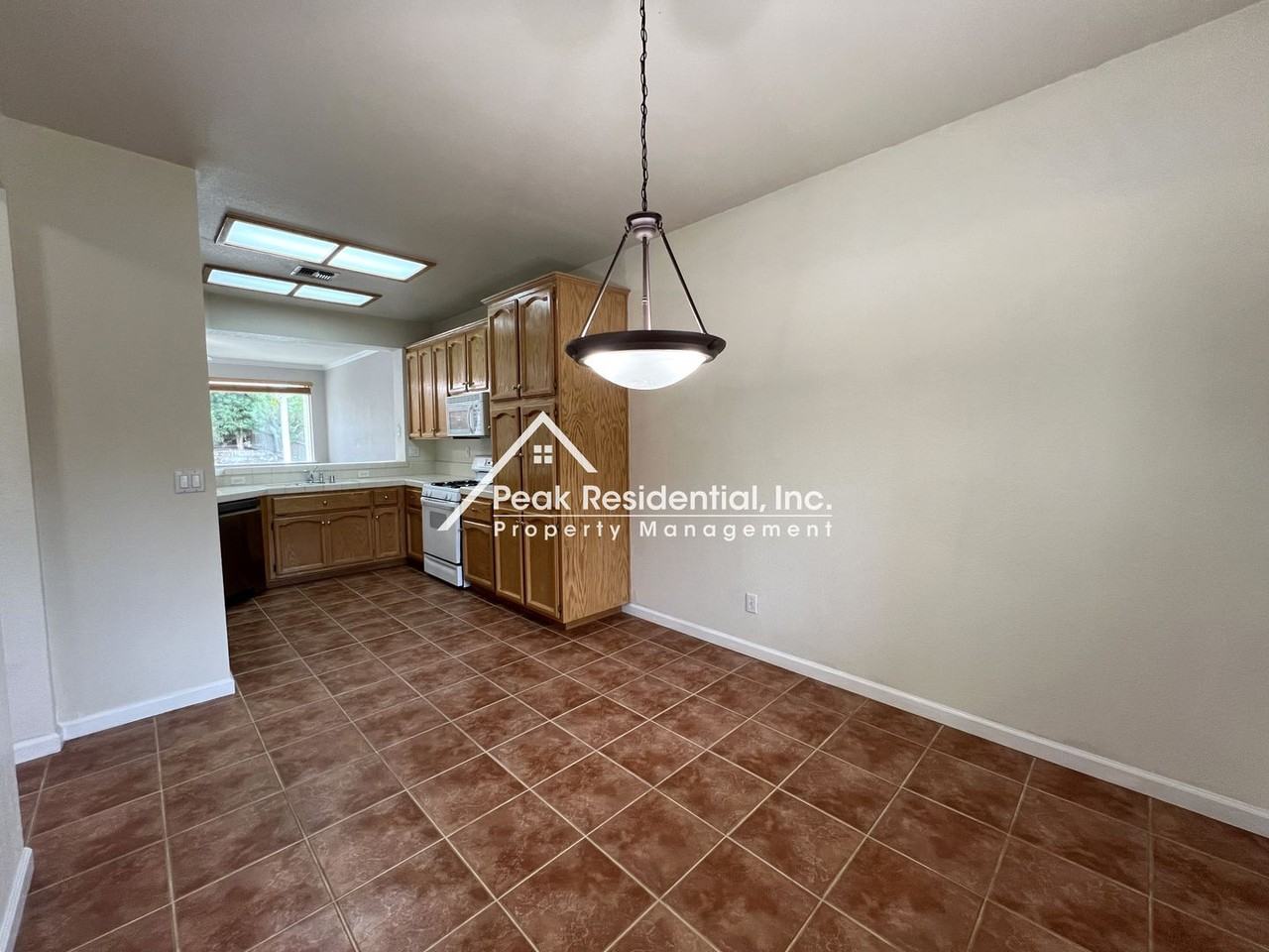 1328 Walden Dr - Photo 3 of 20