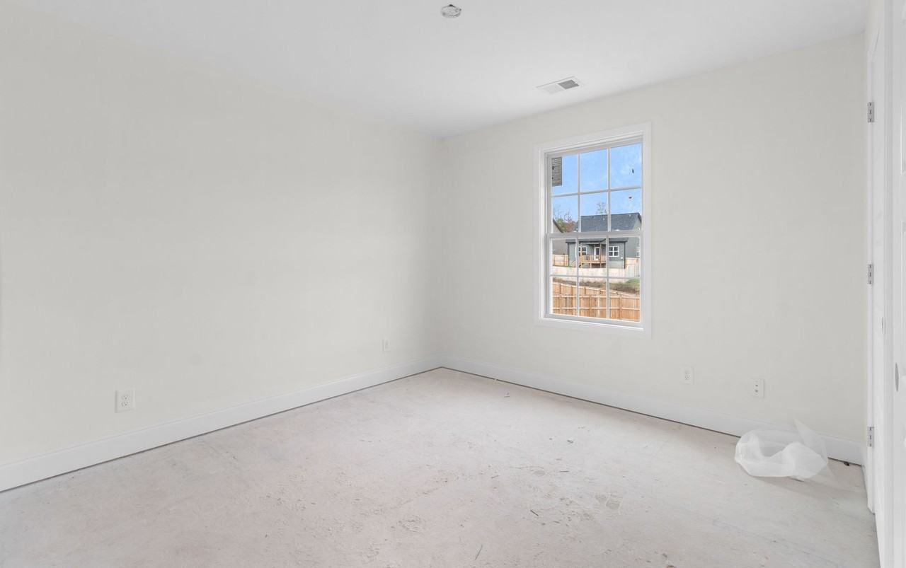 521 Judah Cir - Photo 7 of 11