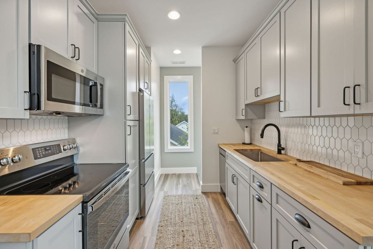 1808 Beech Ave #B - Photo 5 of 21