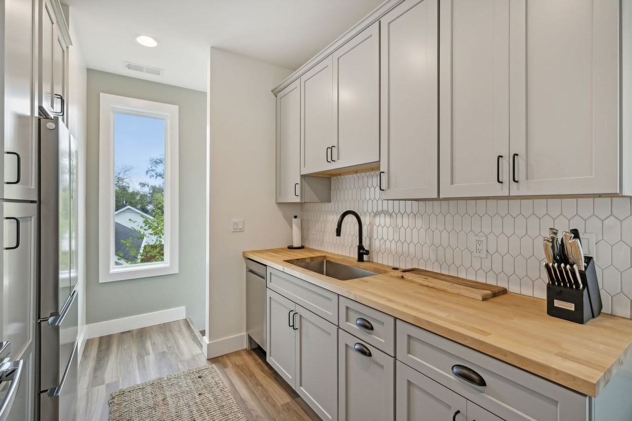 1808 Beech Ave #B - Photo 6 of 21