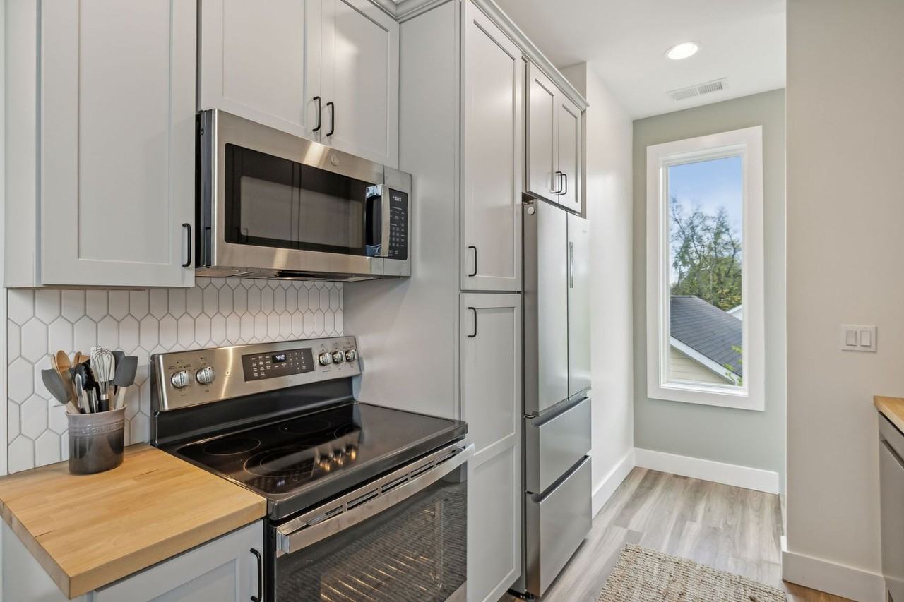 1808 Beech Ave #B - Photo 7 of 21