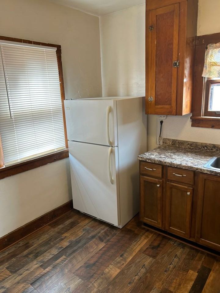 353 N 1st Ave - Photo 5 of 16