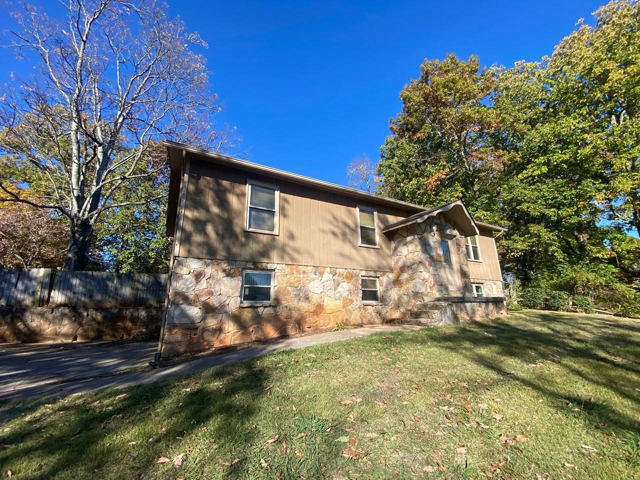 2809 Norwich Ct - Photo 2 of 27