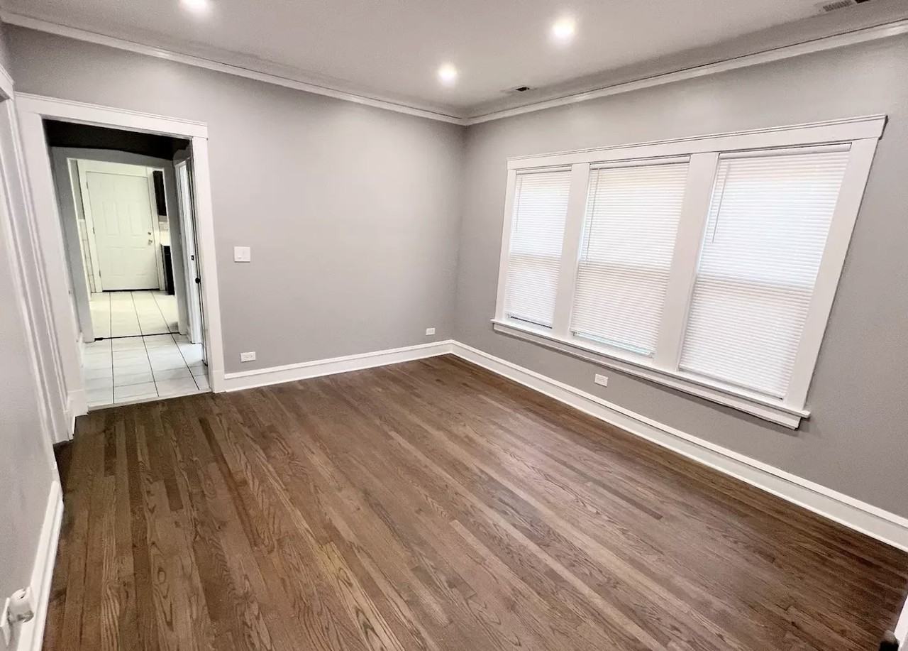 4838 W Addison St #2 - Photo 5 of 8