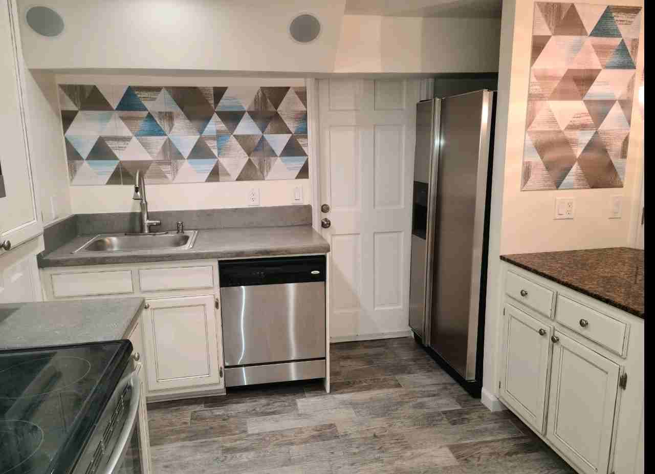 1882 Bruce Rd Ne #NA - Photo 3 of 10