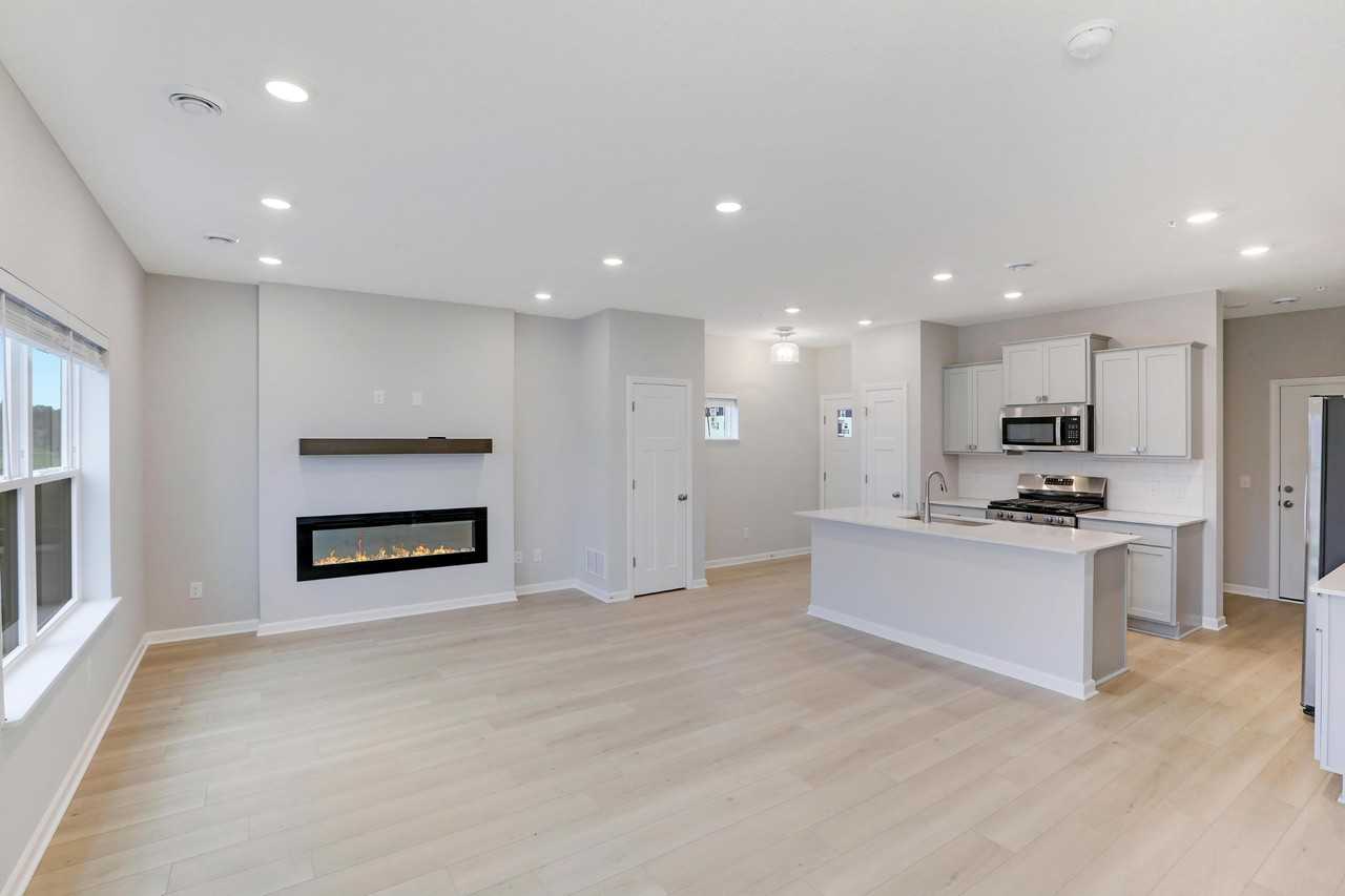 13616 Busch Ln - Photo 3 of 17