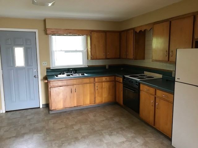 23456 Dogwood Ave #1 - Photo 3 of 8