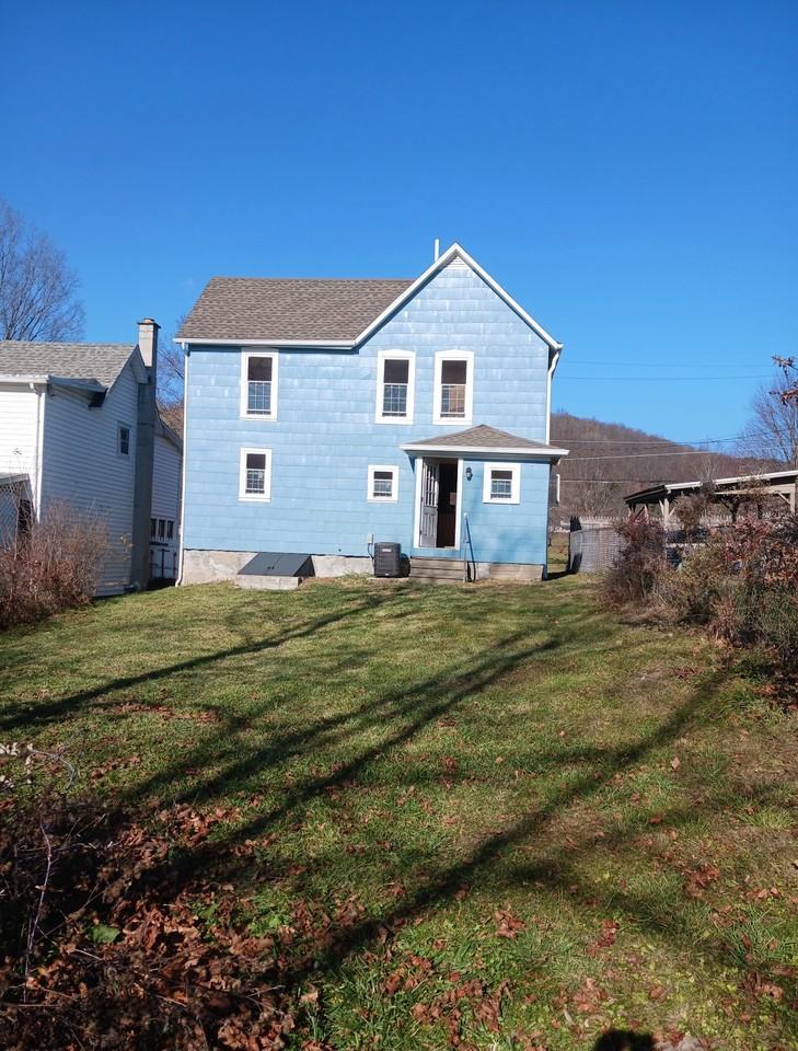 18 Thorn St #NA - Photo 3 of 20