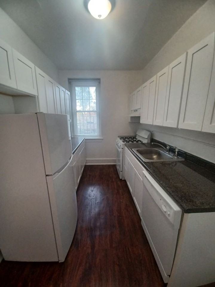 Kingsway Apartments - Photo 3 of 29