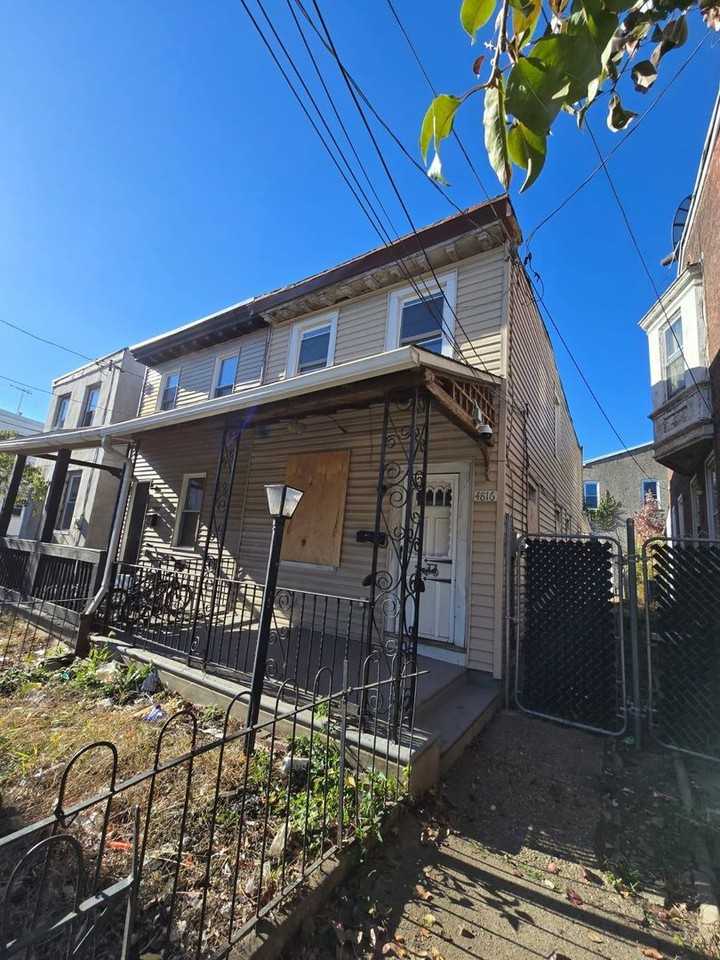 4816 Darrah St - Photo 3 of 30