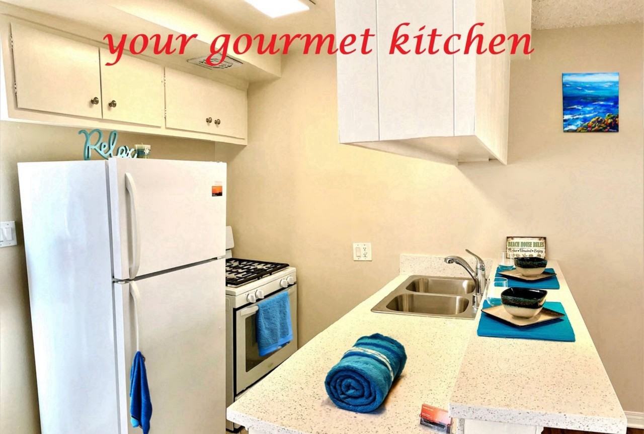 401 Sea Breeze Apts LLC - Photo 7 of 14