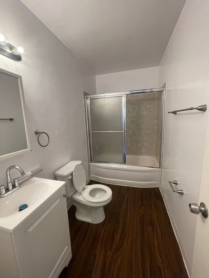 750GL - Photo 3 of 5