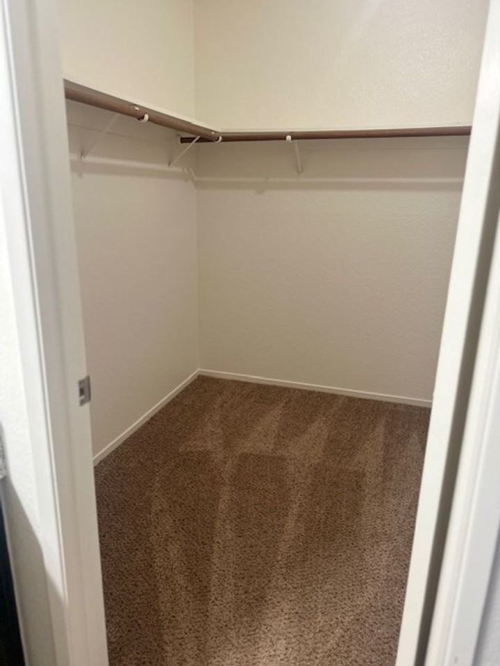 Villa Sienna Apartments - Photo 4 of 12