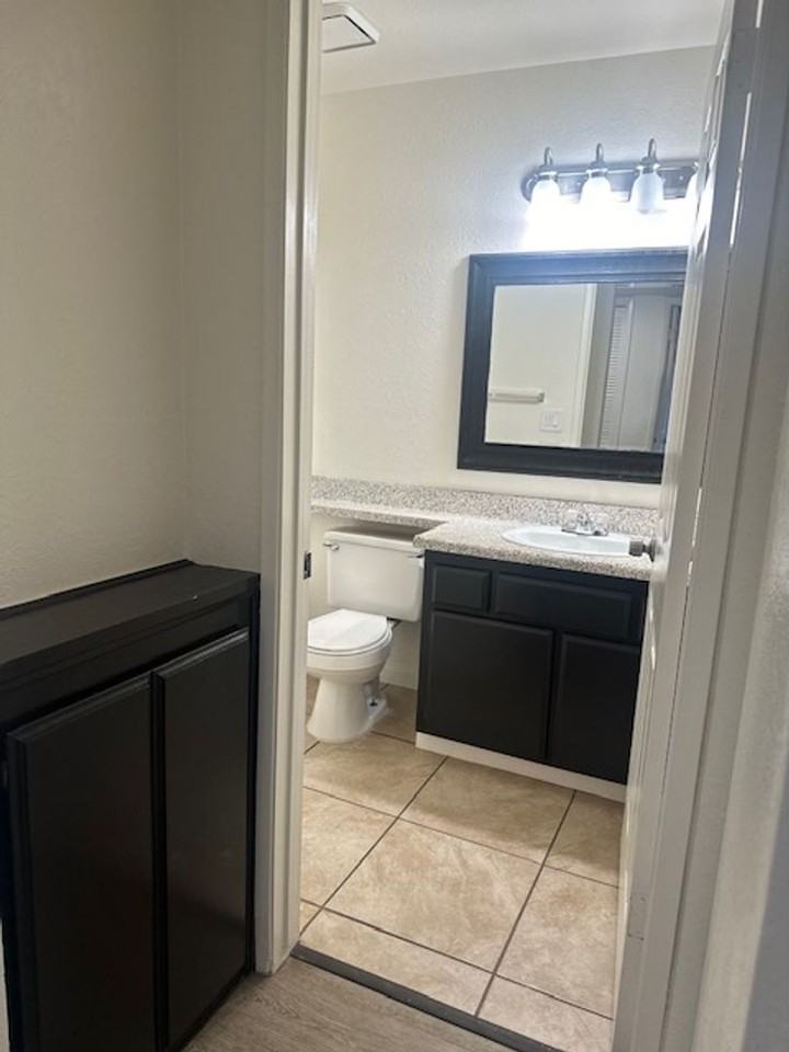 Villa Sienna Apartments - Photo 5 of 12