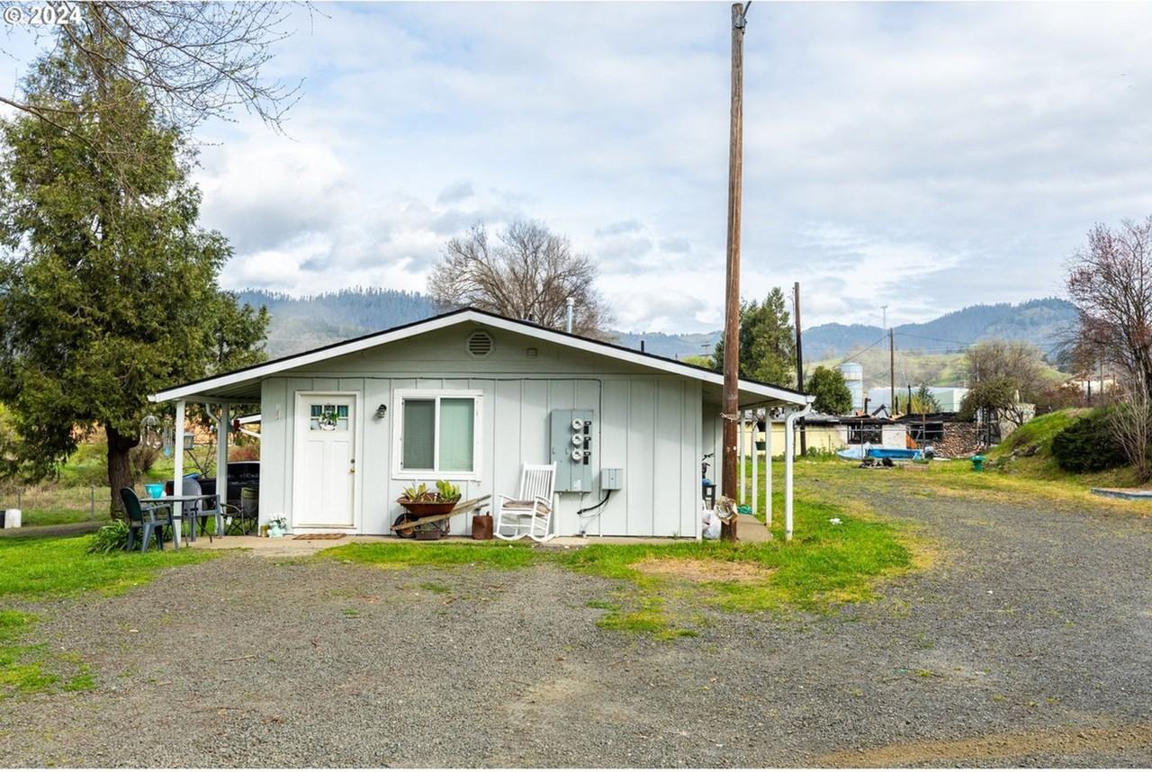 ET-0000: 625, 627, 629 E. 5th Ave - Photo 3 of 21