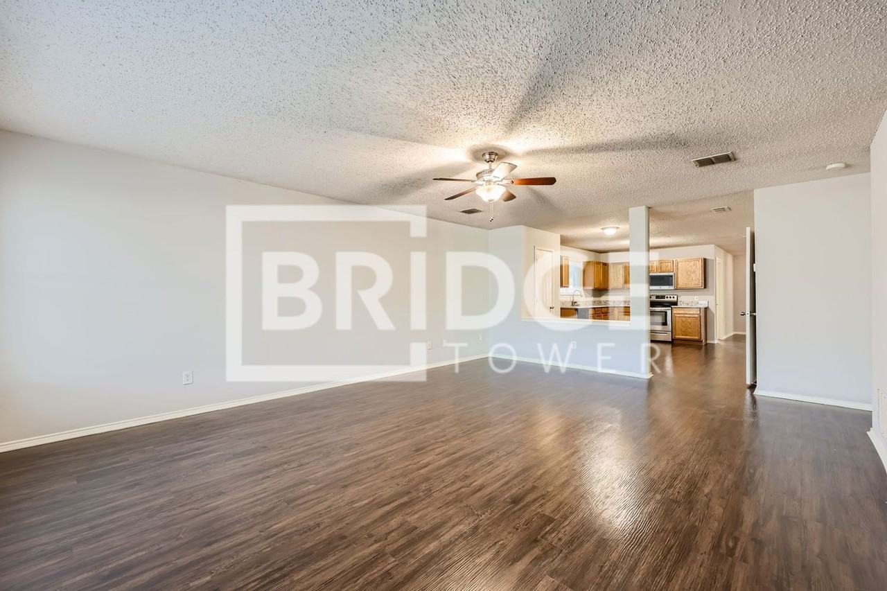 2817 Mcintosh Ct - Photo 4 of 22