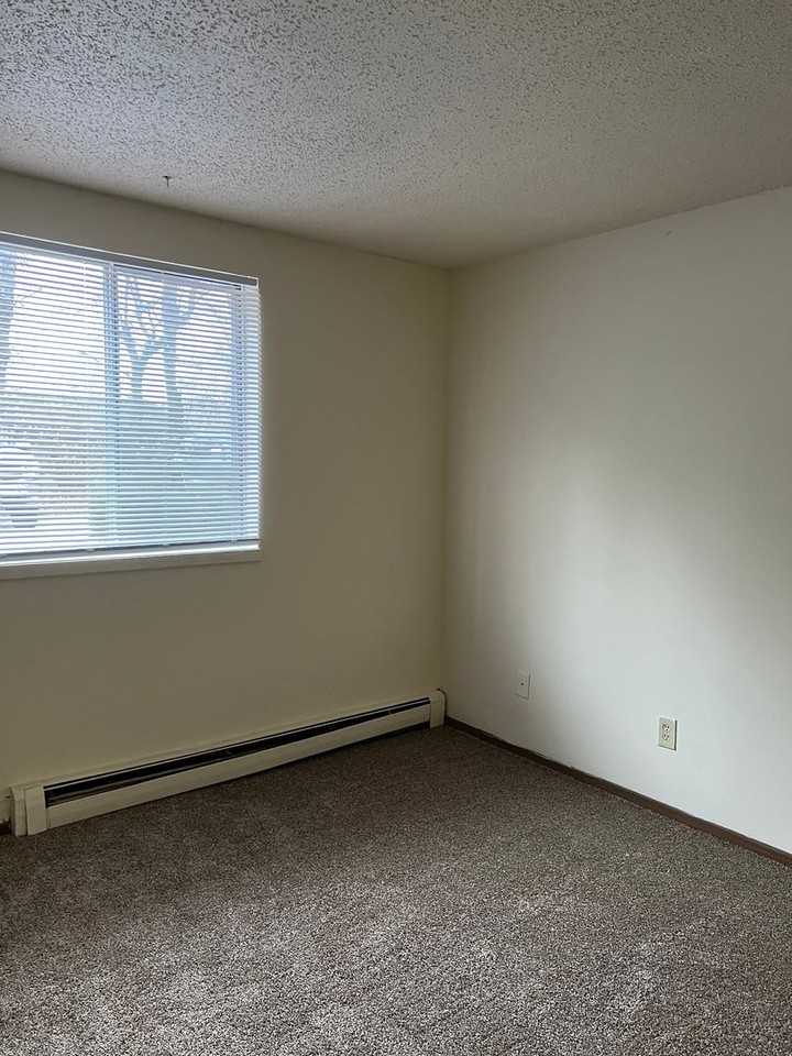 1/2 OFF 1ST MONTHS RENT!!! APPLY TODAY CHAD ESTATES - Photo 3 of 18