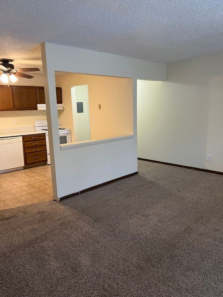 $500 OFF 1ST MONTHS RENT!!! APPLY TODAY CHAD ESTATES - Photo 3 of 9