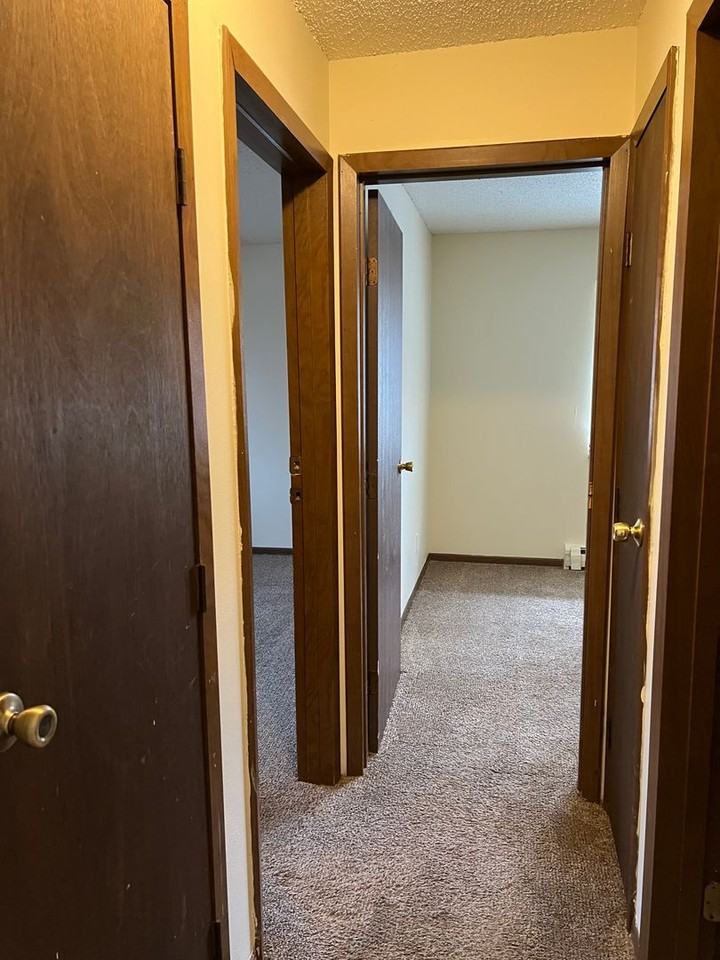 $500 OFF 1ST MONTHS RENT!!! APPLY TODAY CHAD ESTATES - Photo 4 of 9