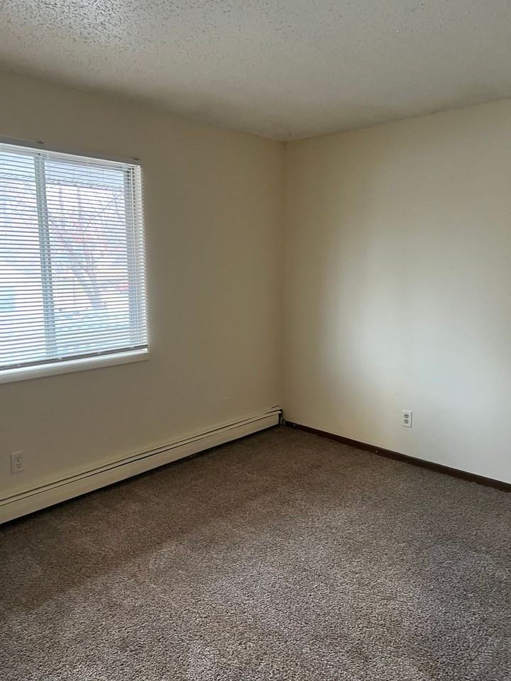 $500 OFF 1ST MONTHS RENT!!! APPLY TODAY CHAD ESTATES - Photo 5 of 9