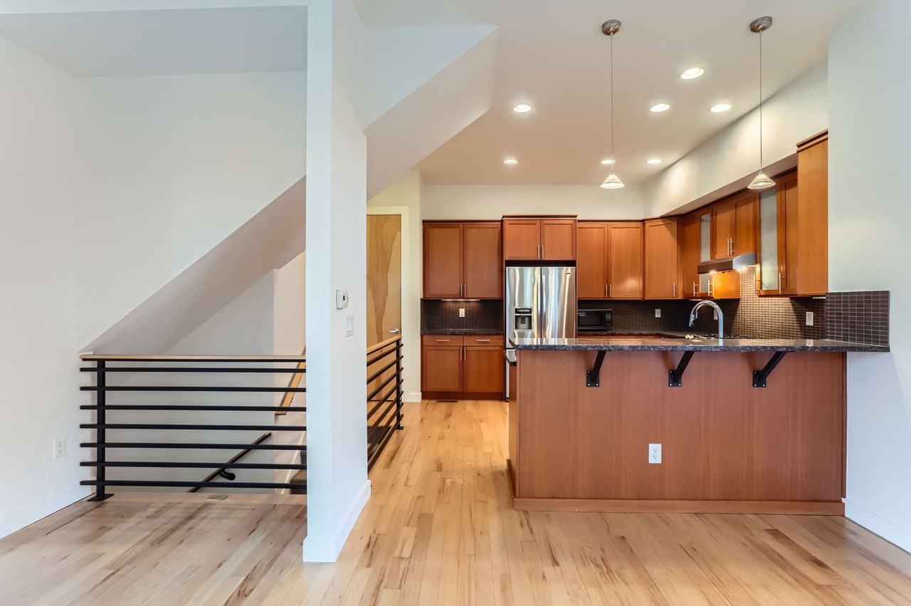 3730 Star Ln - Photo 4 of 32