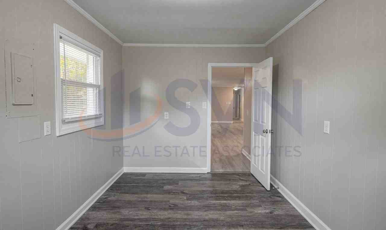 1324 Bungalow Ave - Photo 7 of 17