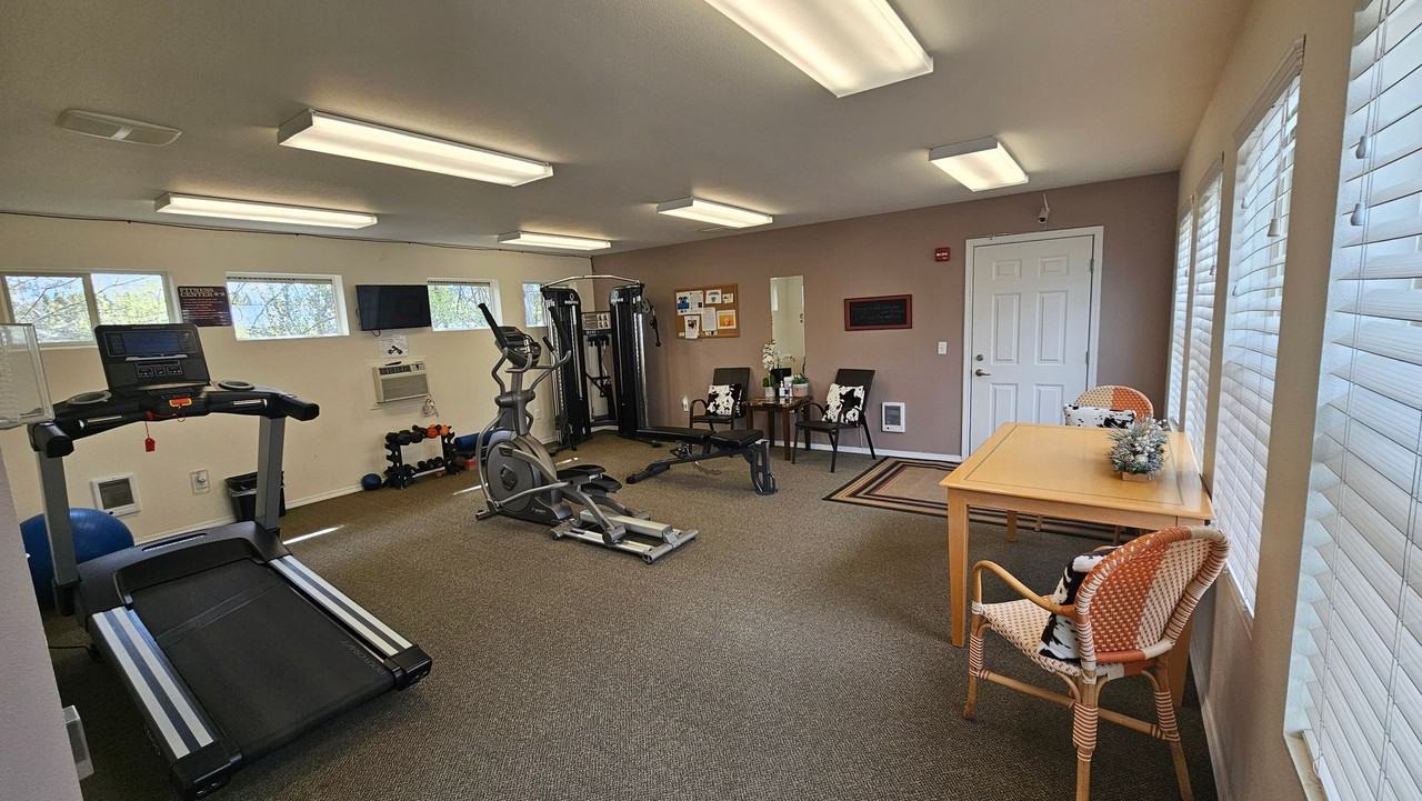 Mountain View Apartments - Photo 4 of 50