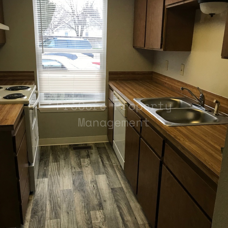 803 W 2nd St - Photo 2 of 20