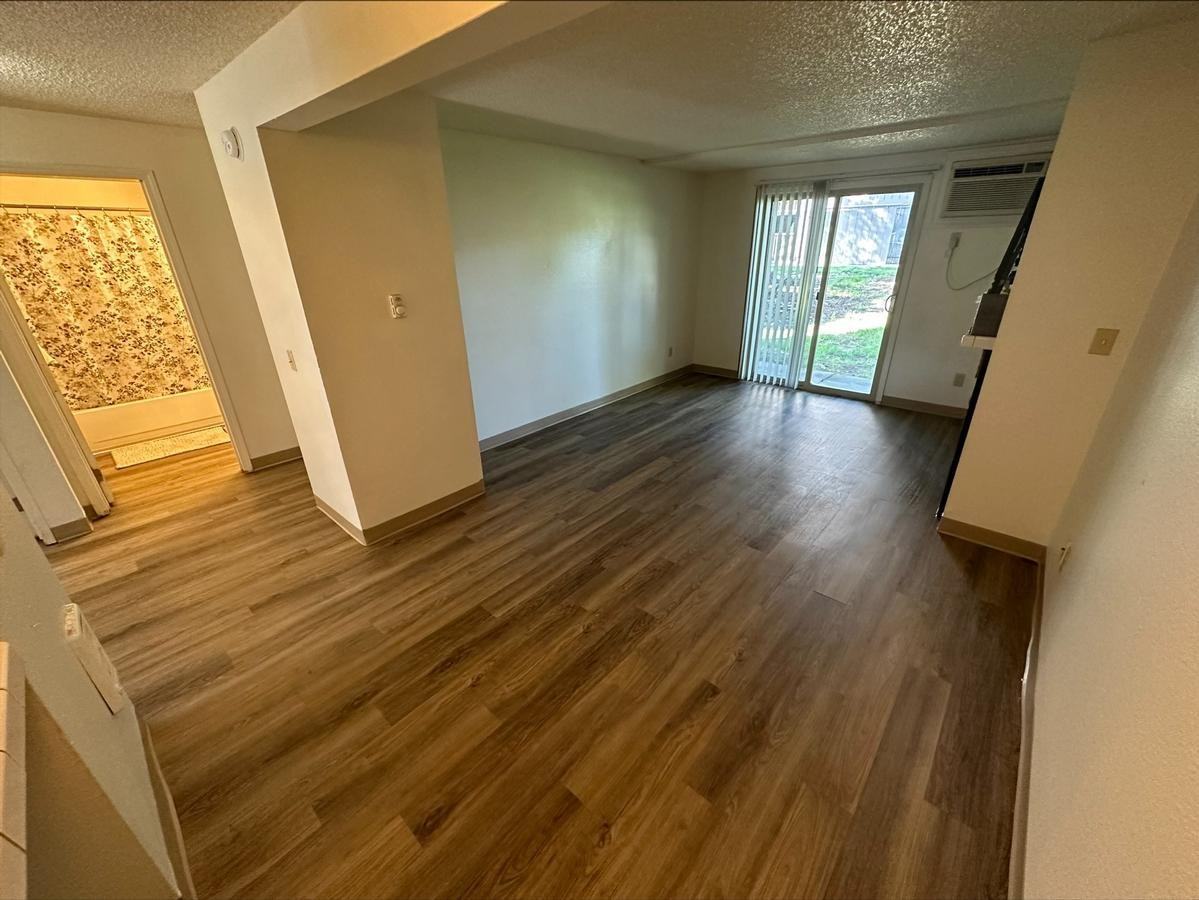 5031 W Clearwater Ave - Photo 2 of 15