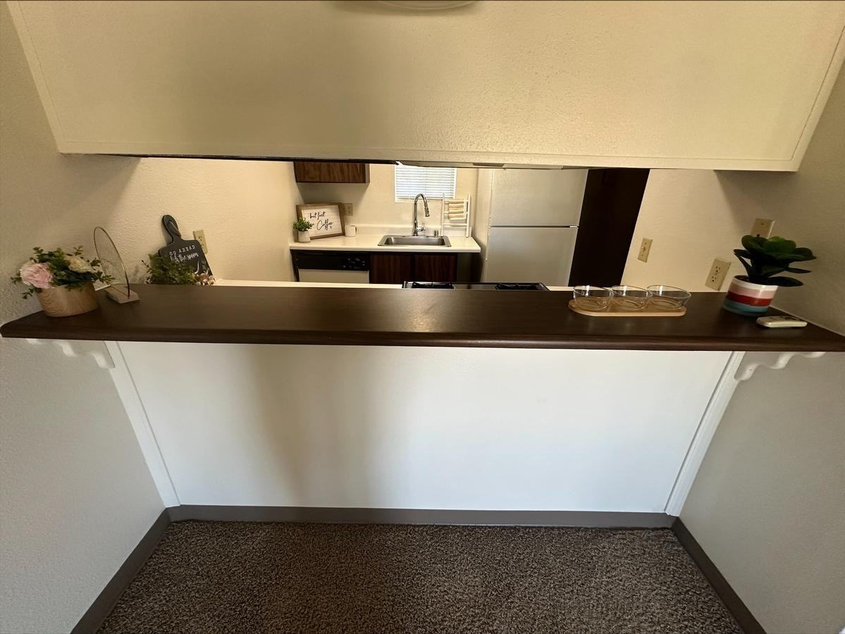 5031 West Clearwater Avenue - Photo 6 of 11