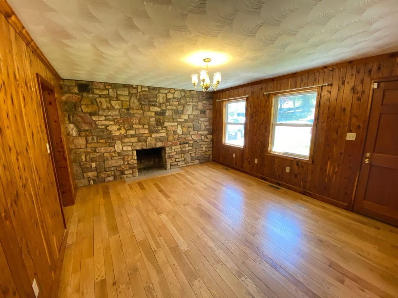 1510 Clay St Se - Photo 3 of 25