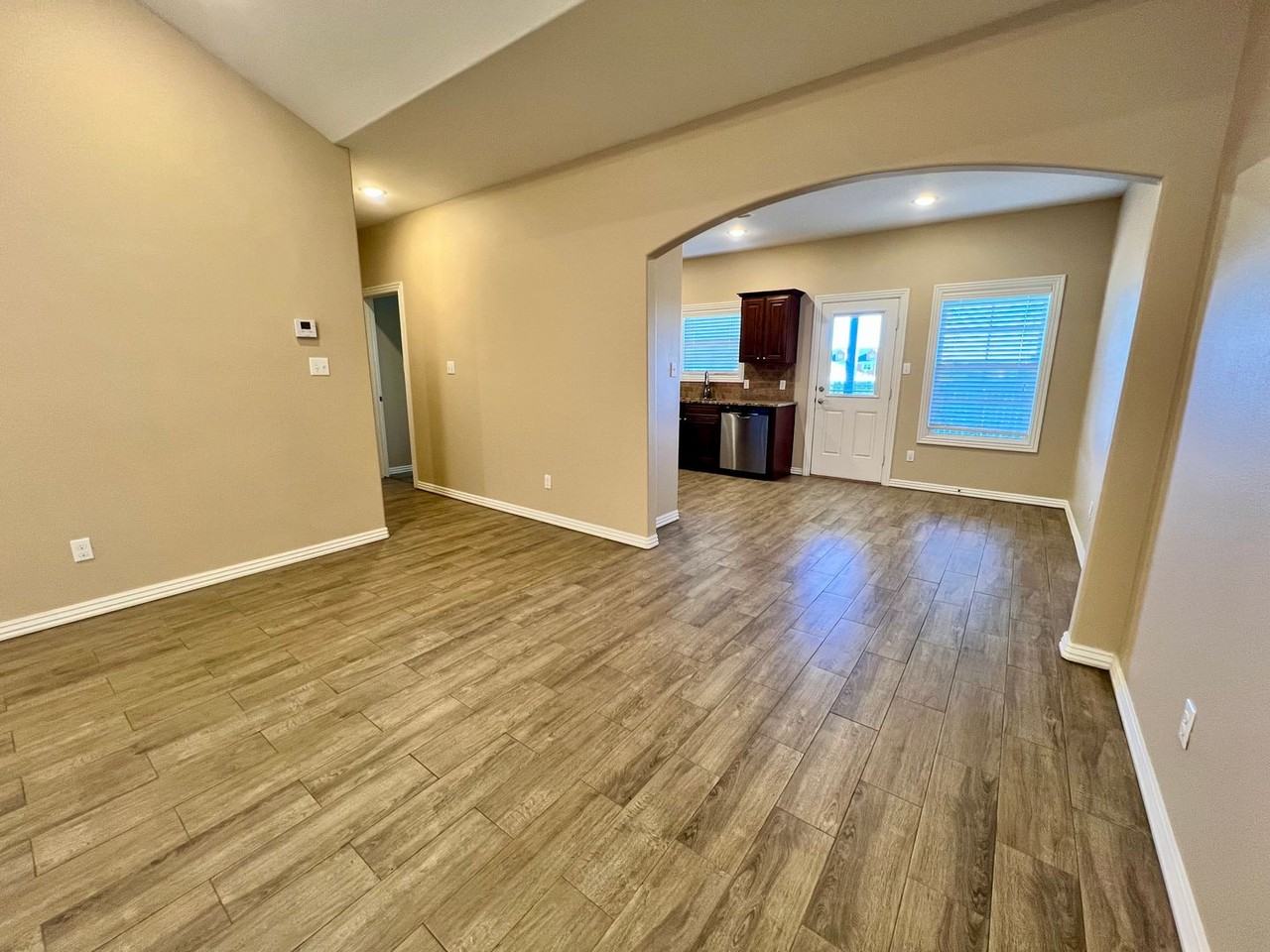 6709 Maribette Rd - Photo 3 of 20