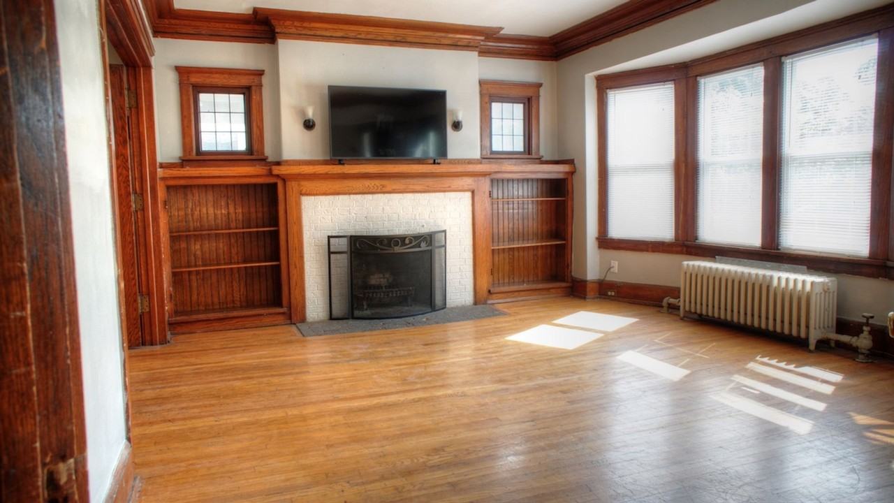 3046 N Stowell Ave - Photo 2 of 29