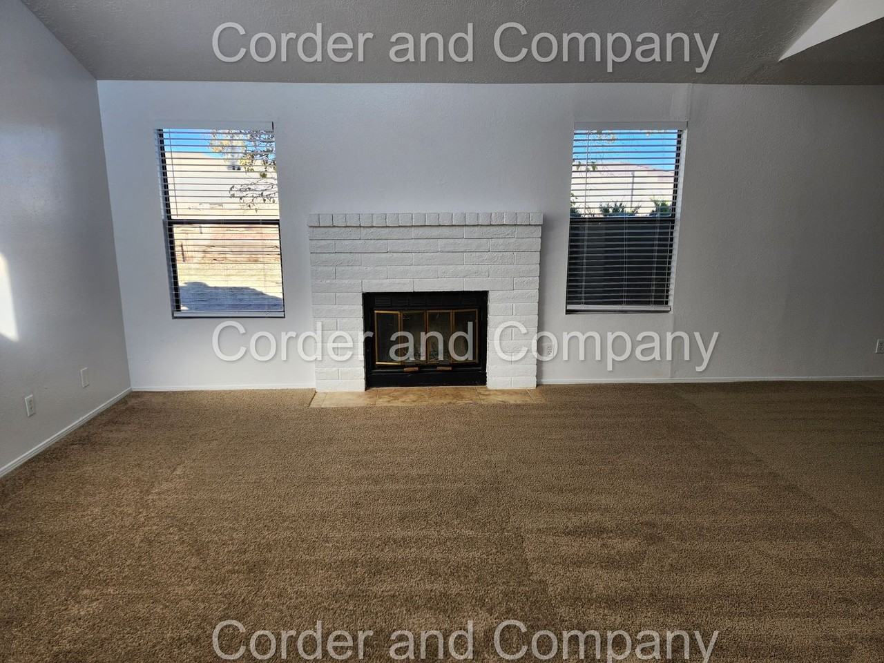 2261 Green Lake Rd Ne - Photo 3 of 31