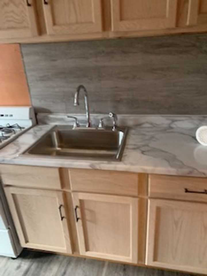 43 1/2 Mulberry St - Photo 3 of 4